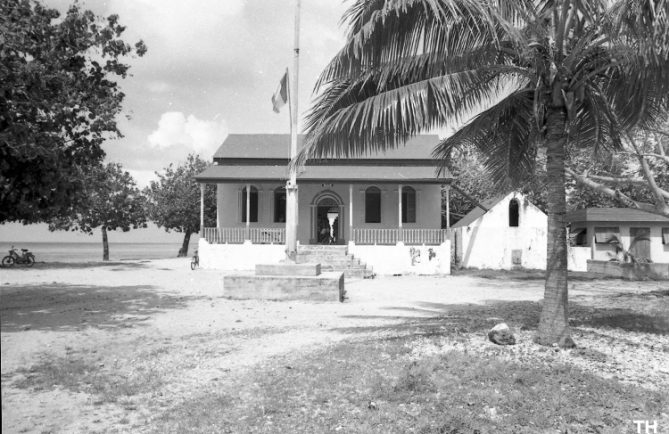 Chefferie, mairie de Makemo en 1967