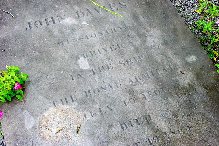 Tombe du missionnaire John Davies - Papara