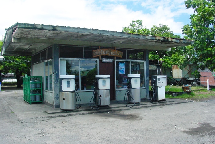Station d'essence de Tautira, Tahiti © Tahitiheritage