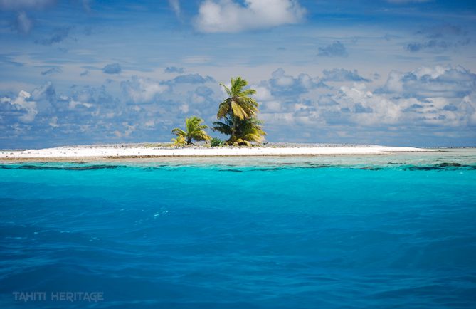 Blue lagoon Aratika tuamotu © Tahiti Heritage / Olivier Babin