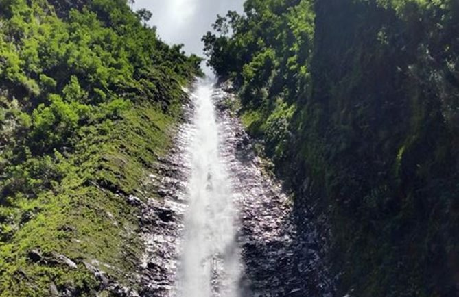 Cascade de la vallée de Tipaerui, Papeete. Photo Chantal Alexandre Tahiti Iti