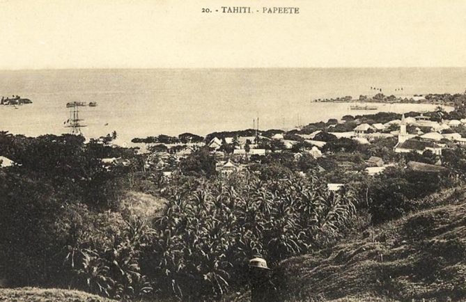 Vue de Papeete depuis le mont Faiere à Sainte Amélie, 1880 Photo G. Spitz