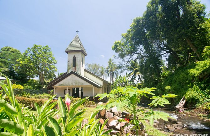 Eglise Saint-Lazare d'Orofara, à Mahina, Tahiti © 2015 Tahiti Heritage