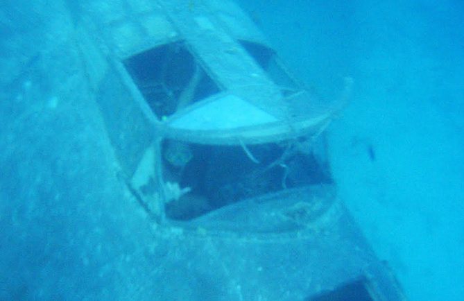 Epave de l'hydravion Catalina n°48 dans le lagon de Reao