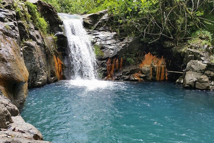 Vasque de la cascade de la Maroto, dans la vallée de Papenoo. Photo Chantal-Alexandre Tahiti Iti