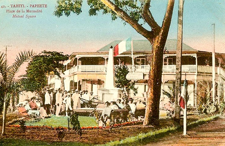 La place de la Mutualité à Papeete vers 1890. Photo Georges Spitz