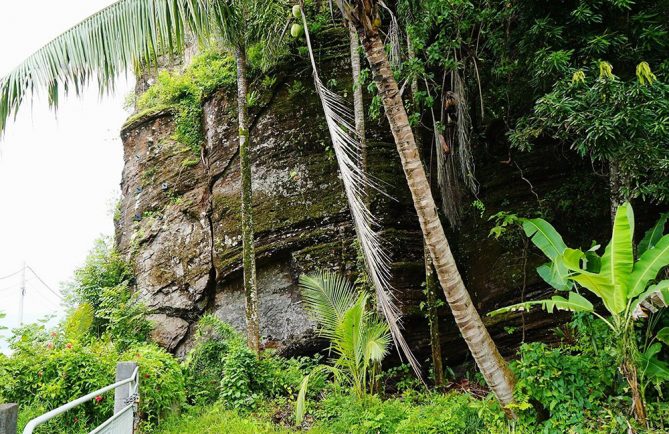 Grotte de Maui à Vairao, Tahiti iti