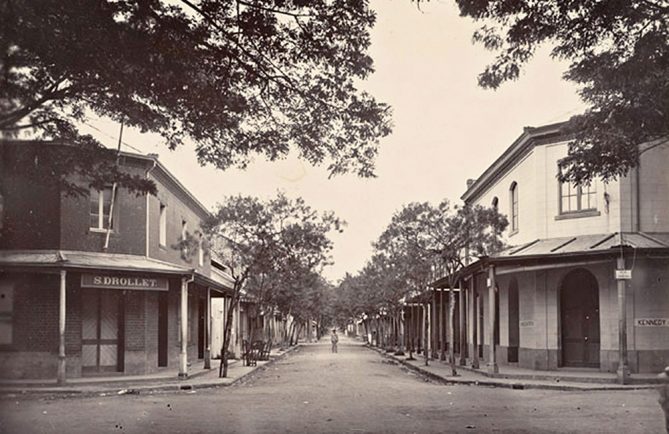La rue de la petite Pologne (rue Gauguin) en 1900. Photo Francis Homes.