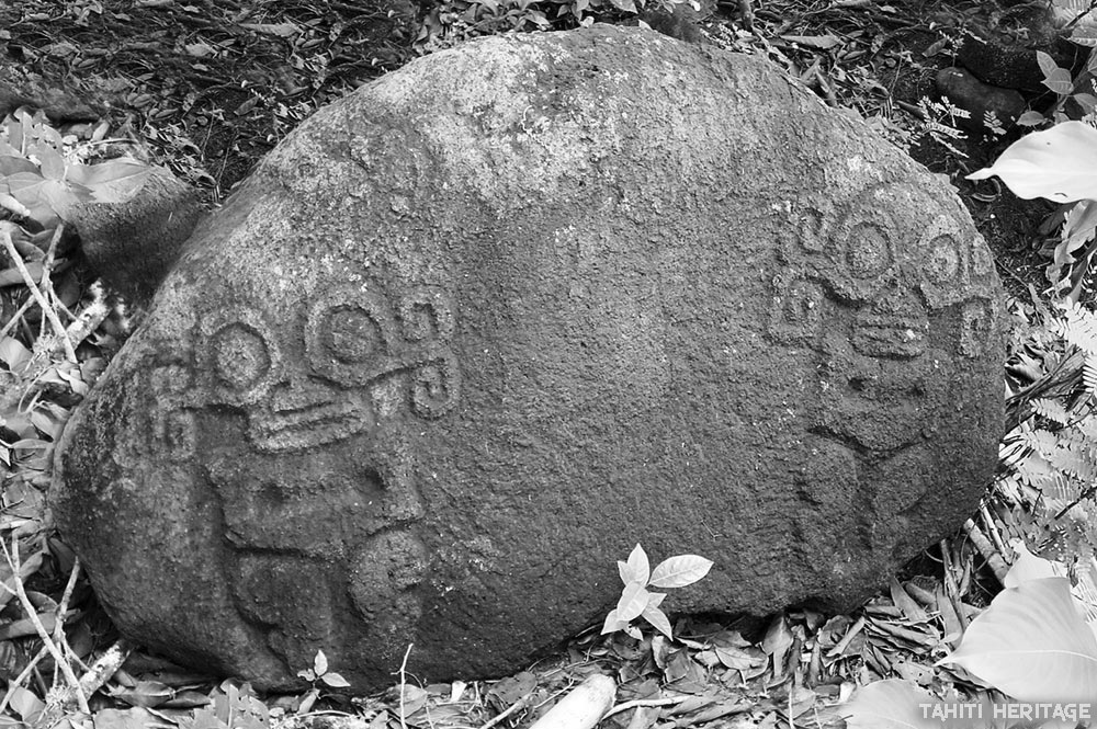 Pétroglyphes contemporains sur la légende de la Taharu'u avec Honoura