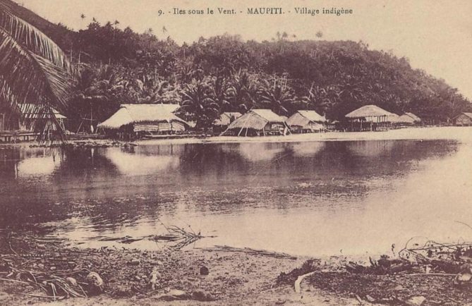 Le village de Vaiea à Maupiti vers 1910