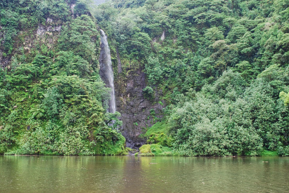 Cascade Puraha, Vallée de la Papenoo. © Tahiti Heritage