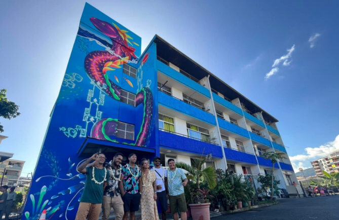 Street Art le monde en bleu, résidence Luine à Papeete ONOU 2022